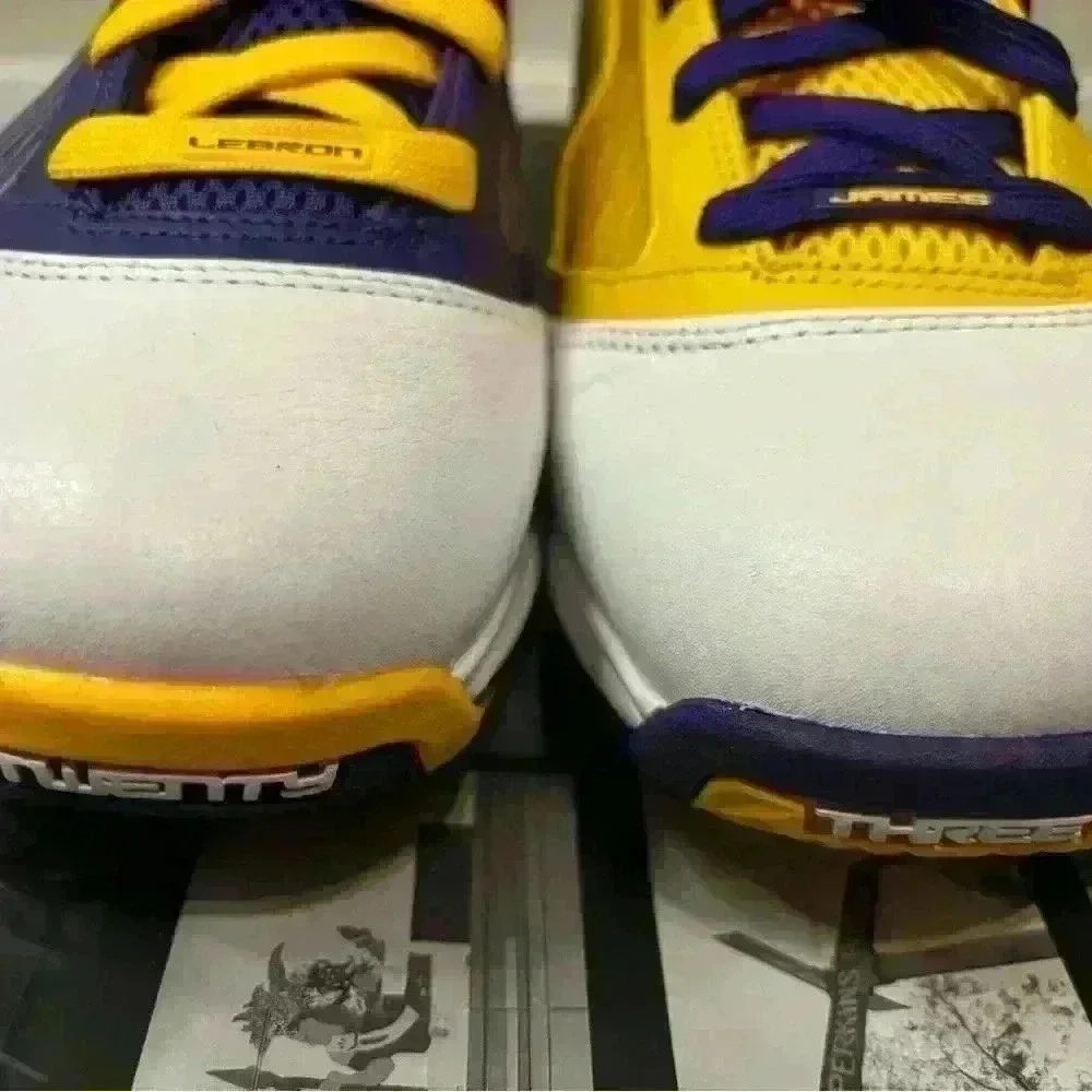 Nike Lebron VII QS Men’s Size 10 Media Day Lakers